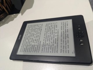 Amazon Kindle 4ª Gen (2011) Negro con estuche