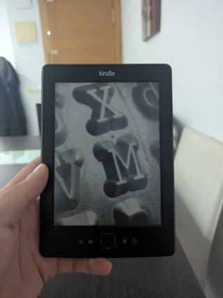 Amazon Kindle 4ª Gen (2011) Negro con estuche