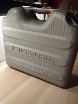 Black & Decker Quattro 12V Multiherramienta