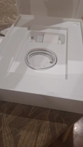 iPad 10ª Gen 64GB Argento