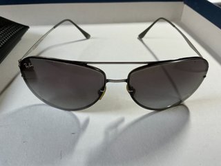 Ray-Ban Aviator RB8052 LightRay Gafas de Sol