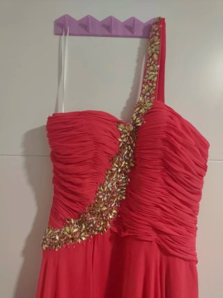 Vestido largo fiesta rosa con pedrería dorada
