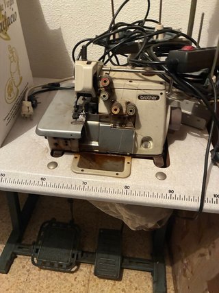 Máquina de coser Brother Overlock