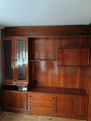 Mueble de salón madera oscura