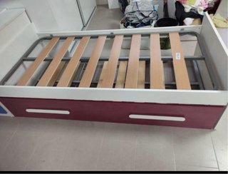 Dormitorio juvenil casi nuevo