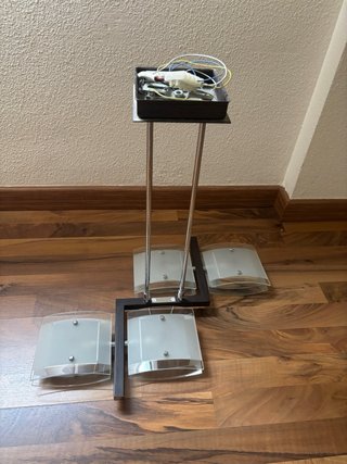 Lámpara de techo 4 luces con tulipas de cristal.
