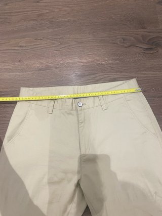 Pantalón chico beige
