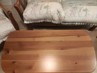 Conjunto sillones madera y mesa baja