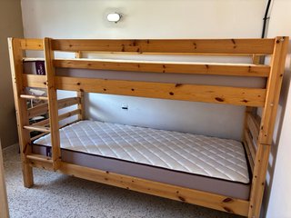 Litera madera maciza + escalera