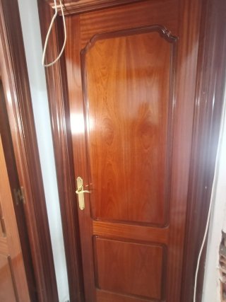 Puertas de madera interiores