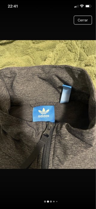 Chaqueta deportiva Adidas gris