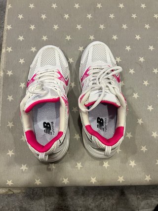 Zapatillas New Balance Blancas y Rosas