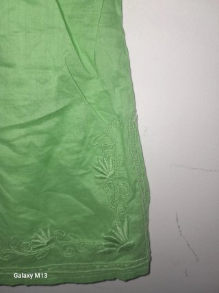 Blusa Yera verde bordada talla 42