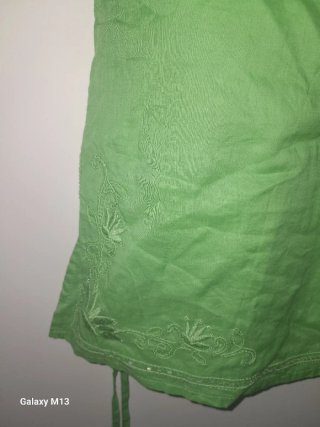 Blusa Yera verde bordada talla 42
