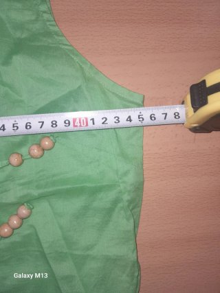 Blusa Yera verde bordada talla 42