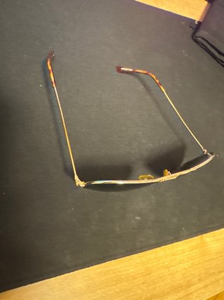 Gafas de sol aviador doradas y marrones
