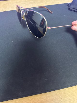 Gafas de sol aviador doradas y marrones