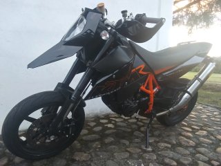 KTM 690 Supermoto R