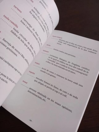 Paraules en desús frases fetes i refranys a la saf