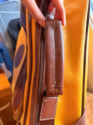 Maletín vintage amarillo y marrón