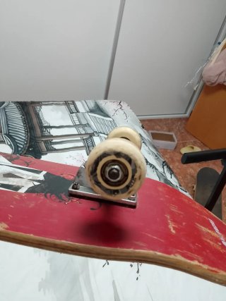 Monopatín Rojo con Diseño
