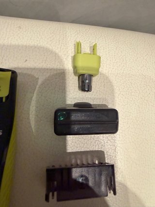Philips OneBlade QP2520 + Custodia Rigida