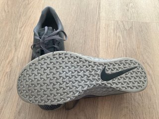Zapatilla Nike Metcon 4 Gris T.44.5
