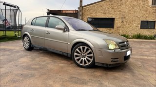 Opel Signum 2004