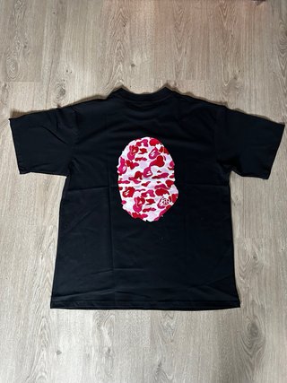 Camiseta BAPE S Estampada Rosa Negra