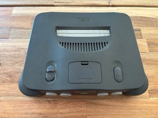 Nintendo 64 Nera + 2 Controller