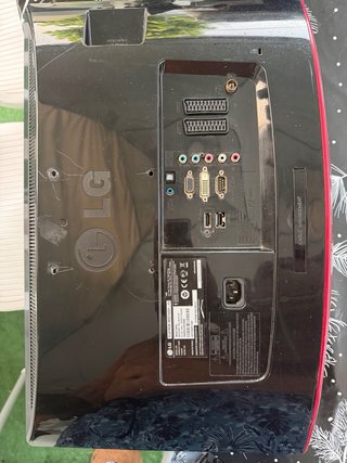 Monitores Lg y Bluesens