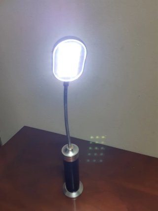 Lámpara de escritorio ajustable