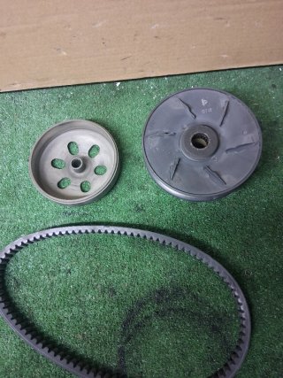 Embrague y correa Honda Dylan 125