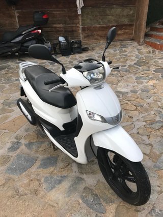 Peugeot Tweet 125cc Scooter 2015 Blanca