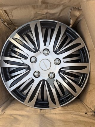Tapacubos Goodyear