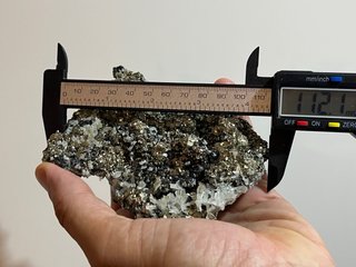 Pirite com manganocalcite