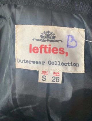 Chaqueta negra y gris estilo blazer Lefties