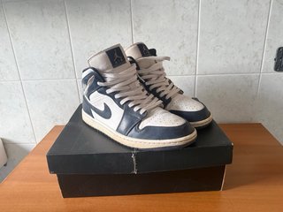 Air Jordan 1 Mid White / Metallic Gold taglia 44