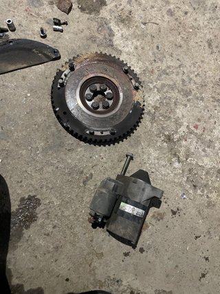 Volante motor y arranque Clio 1