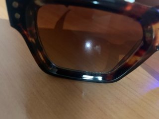 Gafas de sol tortuga