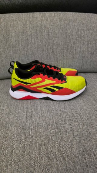 Zapatillas Reebok Amarillas y Rojas