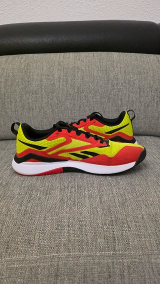 Zapatillas Reebok Amarillas y Rojas