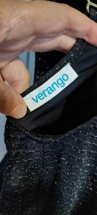 Bañador negro con detalles dorados