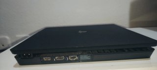 PS4 Slim 500GB Negra + Mando cable