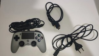 PS4 Slim 500GB Negra + Mando cable
