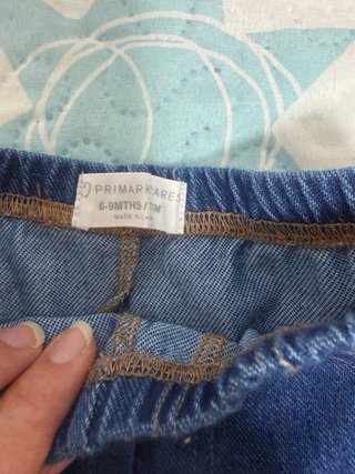 Pantalón vaquero elástico bebe talla 6-9 meses