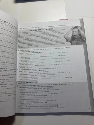 Libro inglés B2+ Esconde Edición Workbook