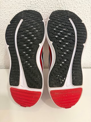 Nike Cosmic Runner Infantil Rojo. Talla 28,5