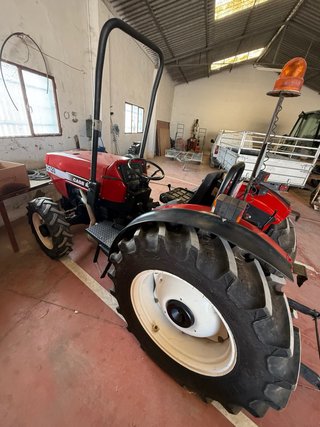 Tractor Case 65 CV Doble Tracción