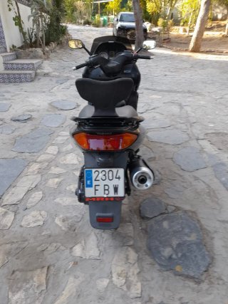 Yamaha TMAX Maxi Scooter Negra